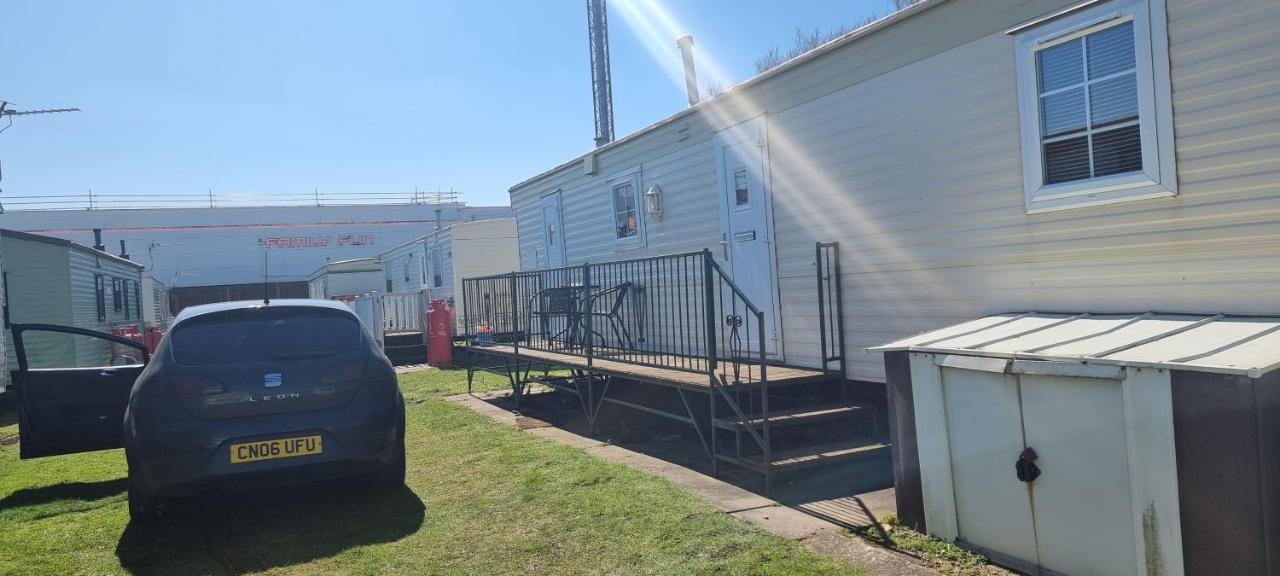 8 Berth Caravan Direct Beach Access Ingoldmells Extérieur photo